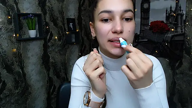 Snapshot of KarolinaRosse_ chatting on February 2025 06:51:01 AM KarolinaRosse online show from February 2025 06:51:01 AM