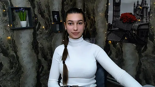 Snapshot of KarolinaRosse_ chatting on February 2025 09:56:02 AM KarolinaRosse online show from February 2025 09:56:02 AM