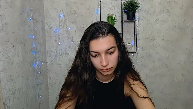 Snapshot of KarolinaRosse_ chatting on February 2025 10:15:02 AM KarolinaRosse online show from February 2025 10:15:02 AM