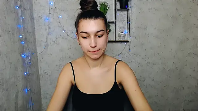 Snapshot of KarolinaRosse_ chatting on March 2025 10:03:02 AM KarolinaRosse online show from March 2025 10:03:02 AM