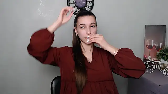 Snapshot of KarolinaRosse_ chatting on March 2025 09:55:02 AM KarolinaRosse online show from March 2025 09:55:02 AM