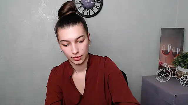 Snapshot of KarolinaRosse_ chatting on March 2025 12:58:02 PM KarolinaRosse online show from March 2025 12:58:02 PM