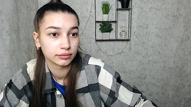 Snapshot of KarolinaRosse_ chatting on March 2025 06:57:02 AM KarolinaRosse online show from March 2025 06:57:02 AM