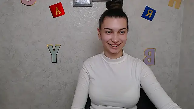 Snapshot of KarolinaRosse_ chatting on March 2025 01:12:01 PM KarolinaRosse online show from March 2025 01:12:01 PM