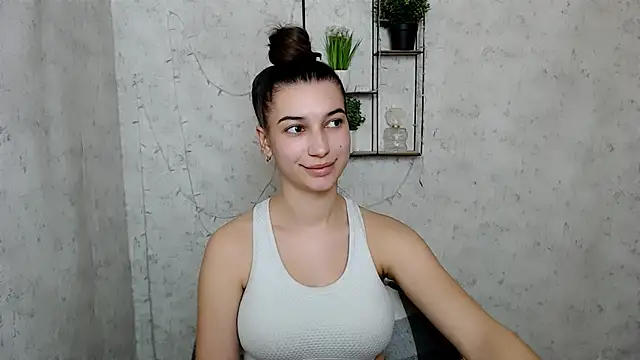 Snapshot of KarolinaRosse_ chatting on March 2025 01:40:02 PM KarolinaRosse online show from March 2025 01:40:02 PM