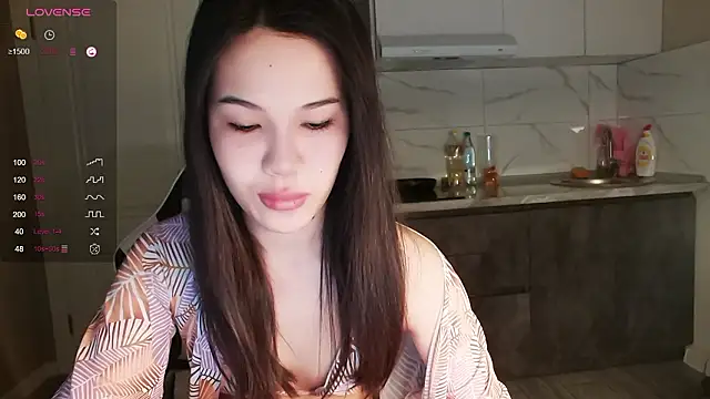 Snapshot of dragon_princesss chatting on February 2026 07:37:02 AM dragon princesss online show from February 2026 07:37:02 AM