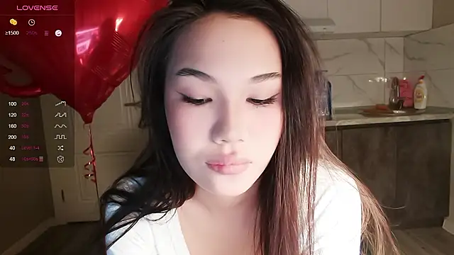 Snapshot of dragon_princesss chatting on February 2026 01:18:01 PM dragon princesss online show from February 2026 01:18:01 PM