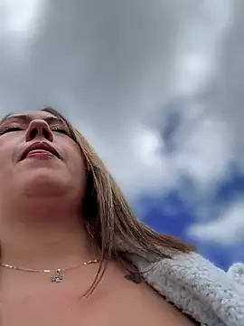 VIOLETA-25  online show from December 2025 03:30:01 PM