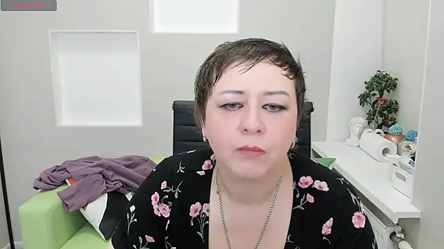 Snapshot of Dolorys chatting on December 2024 05:29:02 AM Dolorys online show from December 2024 05:29:02 AM