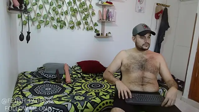 Snapshot of fetish_padrino chatting on January 2025 12:11:02 PM fetish padrino online show from January 2025 12:11:02 PM