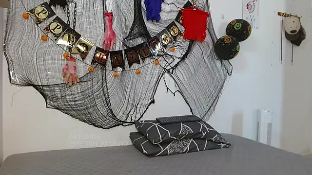 Snapshot of fetish_padrino chatting on October 2025 02:03:02 PM fetish padrino online show from October 2025 02:03:02 PM