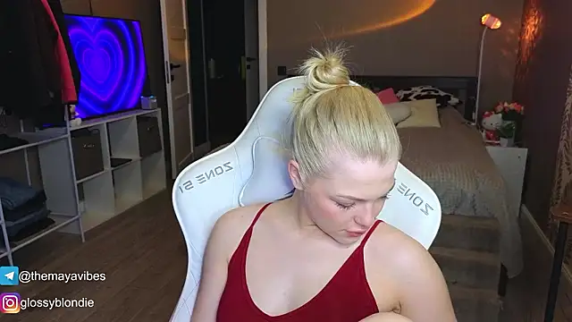 Maya Rave online show from March 2026 03:29:02 AM