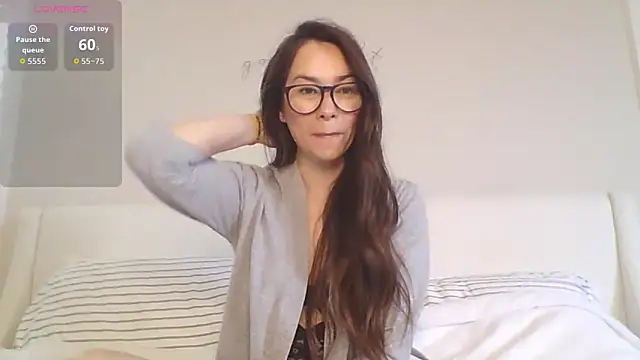 mixedasiangirl online show from May 2026 06:57:02 PM