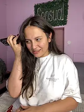 Snapshot of PoliBenett_ chatting on December 2024 09:04:02 PM PoliBenett online show from December 2024 09:04:02 PM