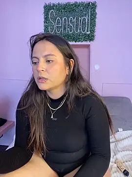 Snapshot of PoliBenett_ chatting on December 2024 06:29:01 PM PoliBenett online show from December 2024 06:29:01 PM