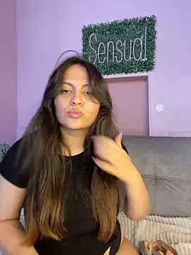 Snapshot of PoliBenett_ chatting on December 2024 04:51:01 PM PoliBenett online show from December 2024 04:51:01 PM