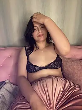 Snapshot of PoliBenett_ chatting on February 2025 01:27:01 AM PoliBenett online show from February 2025 01:27:01 AM