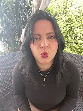 Snapshot of PoliBenett_ chatting on February 2025 07:04:02 PM PoliBenett online show from February 2025 07:04:02 PM