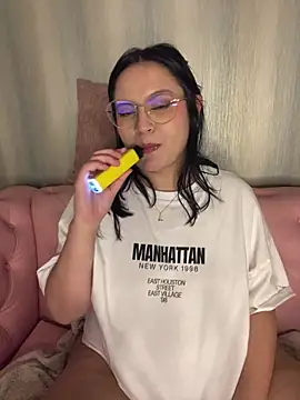 Snapshot of PoliBenett_ chatting on February 2025 05:04:02 AM PoliBenett online show from February 2025 05:04:02 AM