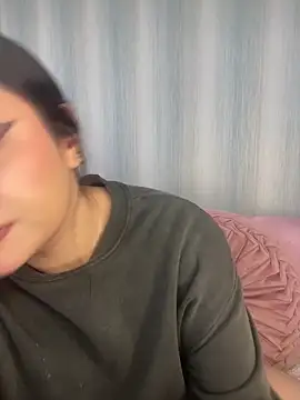 Snapshot of PoliBenett_ chatting on March 2025 05:39:02 PM PoliBenett online show from March 2025 05:39:02 PM