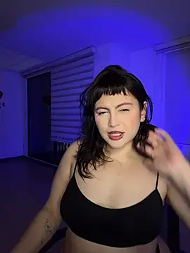 Snapshot of PoliBenett_ chatting on October 2025 07:43:02 AM PoliBenett online show from October 2025 07:43:02 AM