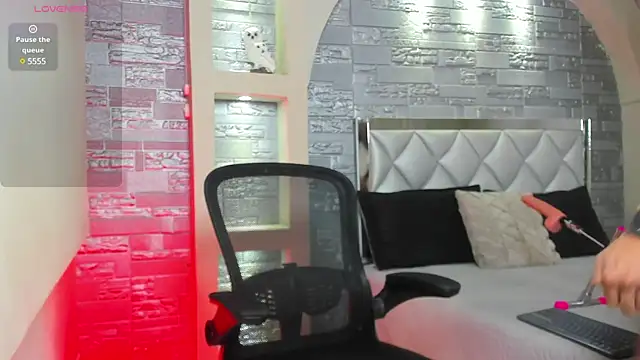 Aron Bolt online show from January 2025 02:42:02 PM