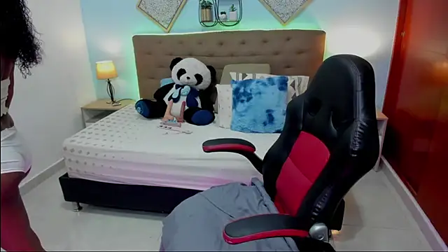 Edelaine rogers online show from November 2025 06:12:01 AM