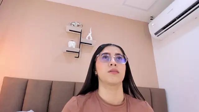 Amy wats0n online show from May 2026 07:01:01 PM