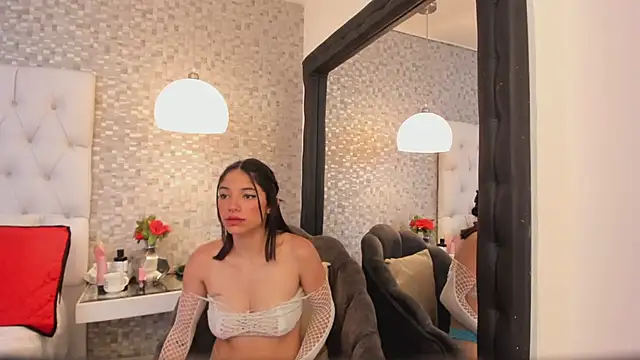 Snapshot of HazelMoret chatting on January 2025 01:35:01 PM HazelMoret online show from January 2025 01:35:01 PM