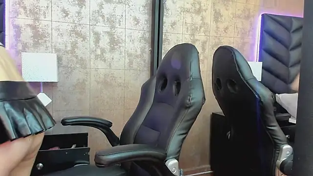 Snapshot of HazelMoret chatting on January 2025 11:58:02 AM HazelMoret online show from January 2025 11:58:02 AM