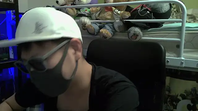 Snapshot of Owl1216 chatting on December 2024 12:33:02 PM Owl1216 online show from December 2024 12:33:02 PM