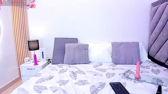 ValeryPettry 1 online show from December 2024 10:13:01 PM