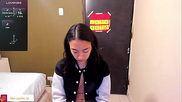 Mia scarlet69 online show from May 2026 12:12:01 PM