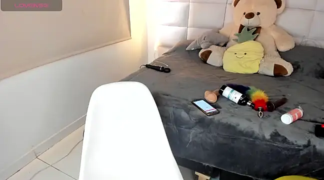 Snapshot of Hanna_Clark_ chatting on January 2025 07:39:02 PM Hanna Clark online show from January 2025 07:39:02 PM