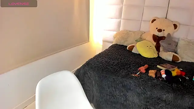 Snapshot of Hanna_Clark_ chatting on January 2025 07:53:02 PM Hanna Clark online show from January 2025 07:53:02 PM