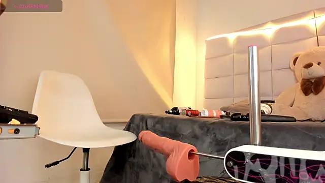 Snapshot of Hanna_Clark_ chatting on February 2025 10:31:02 PM Hanna Clark online show from February 2025 10:31:02 PM