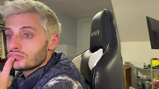 Dylansd online show from January 2025 04:52:01 AM