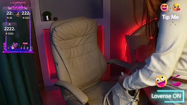 LisaElfy online show from October 2025 03:53:01 PM