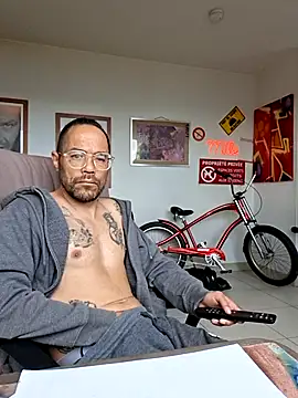 mileflav0r online show from May 2026 07:27:02 AM