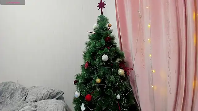 Snapshot of LinaCristonsen chatting on January 2025 06:19:02 PM LinaCristonsen online show from January 2025 06:19:02 PM