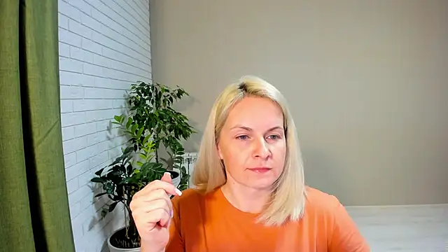 Snapshot of Alicee_Gracee chatting on January 2025 07:07:02 PM Alicee Gracee online show from January 2025 07:07:02 PM