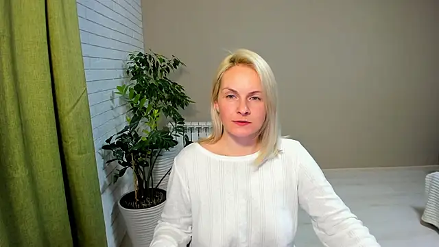 Snapshot of Alicee_Gracee chatting on January 2025 09:26:01 PM Alicee Gracee online show from January 2025 09:26:01 PM