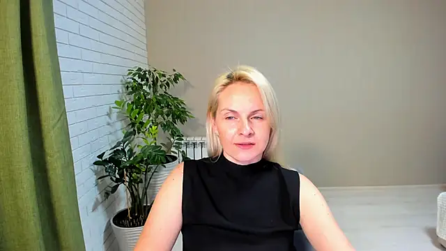 Snapshot of Alicee_Gracee chatting on January 2025 09:33:01 PM Alicee Gracee online show from January 2025 09:33:01 PM