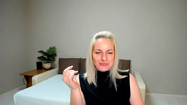 Snapshot of Alicee_Gracee chatting on January 2025 07:00:02 PM Alicee Gracee online show from January 2025 07:00:02 PM