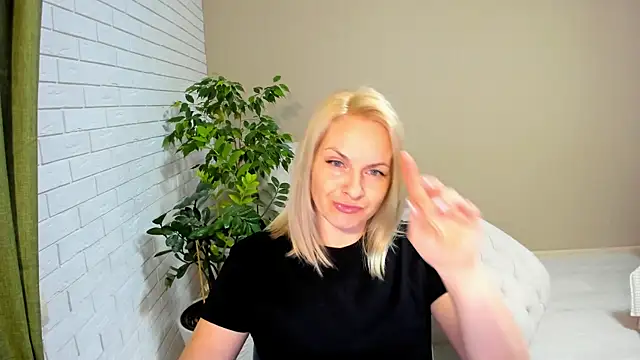 Snapshot of Alicee_Gracee chatting on February 2025 06:55:01 PM Alicee Gracee online show from February 2025 06:55:01 PM