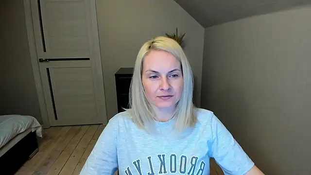 Snapshot of Alicee_Gracee chatting on February 2025 07:03:02 PM Alicee Gracee online show from February 2025 07:03:02 PM