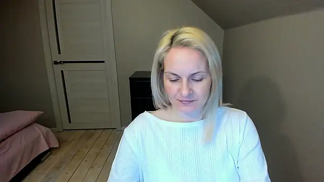 Snapshot of Alicee_Gracee chatting on March 2025 06:37:02 PM Alicee Gracee online show from March 2025 06:37:02 PM