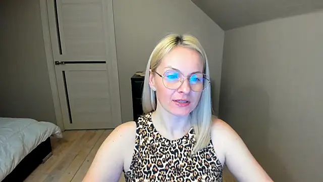 Snapshot of Alicee_Gracee chatting on March 2025 06:07:02 PM Alicee Gracee online show from March 2025 06:07:02 PM