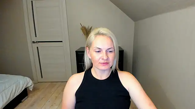 Snapshot of Alicee_Gracee chatting on October 2025 06:52:02 PM Alicee Gracee online show from October 2025 06:52:02 PM