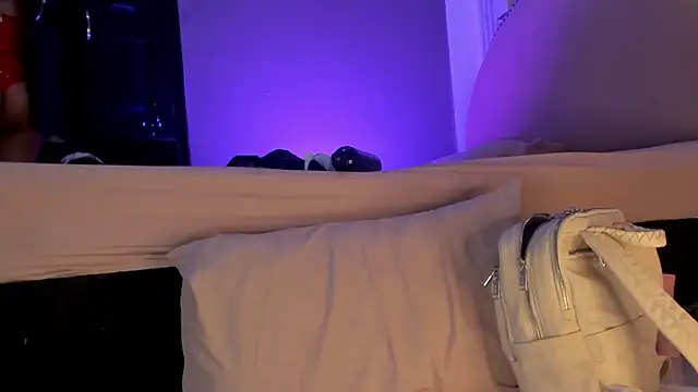 Snapshot of Heicy___ chatting on October 2025 08:11:02 PM Heicy online show from October 2025 08:11:02 PM